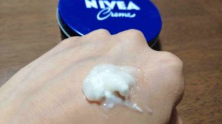 妊娠線にニベアを使用の写真