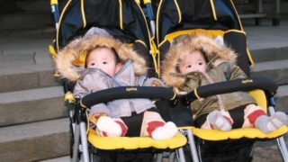 双子のベビーカーどうする